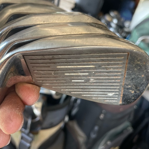 Ampex tour iron set in RH. 
7 pc iron set 
Steel shafts in S flex - Picture 3 of 11